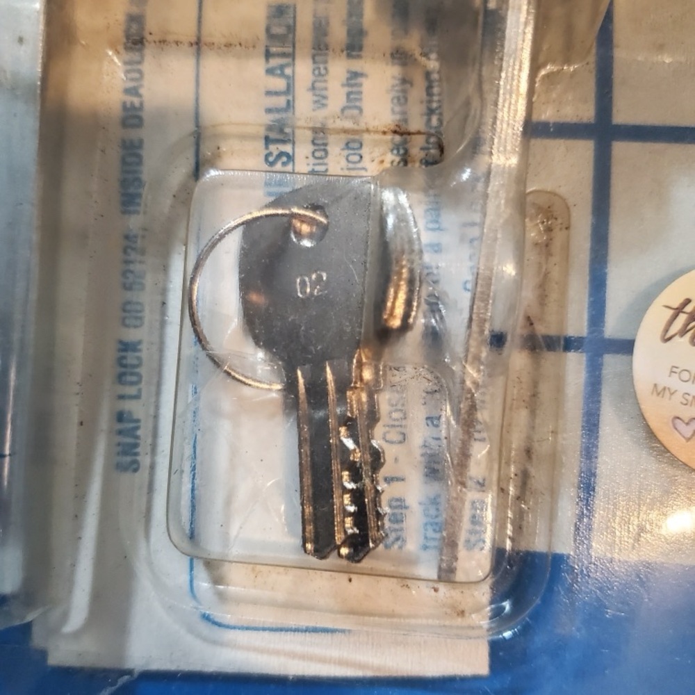 Garage Door Deluxe Locking Handle with keys - Picture 4 of 4